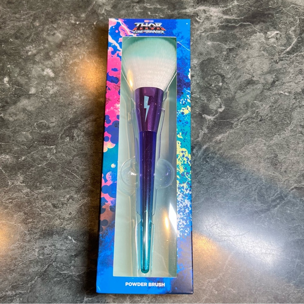 Thor: Love and Thunder x Ulta Beauty NWT Powder Brush Marvel Studios